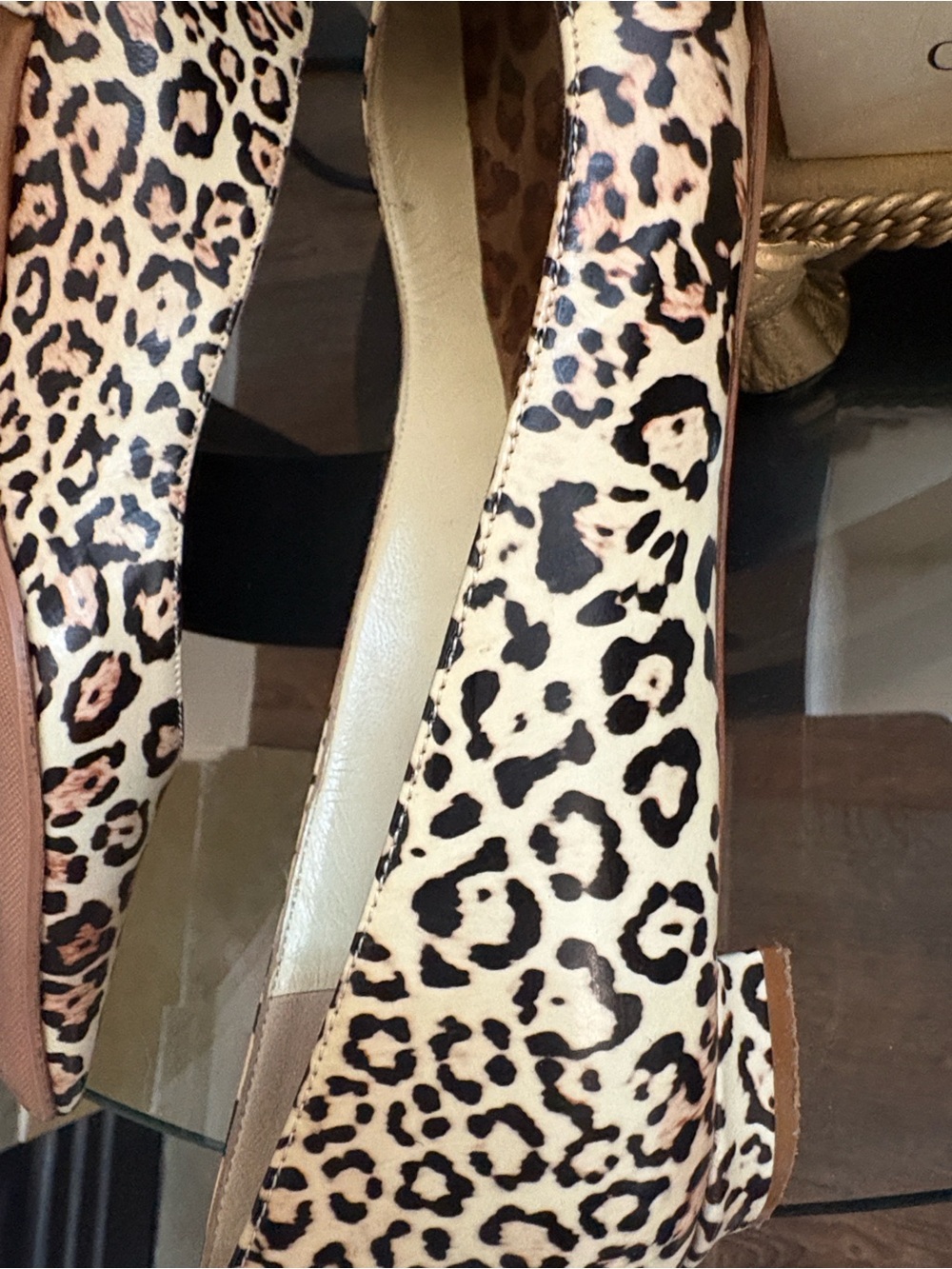 Authentic Manolo Blahnik Leopard Print Flats Size 39 Nordstrom - Picture 6 of 7